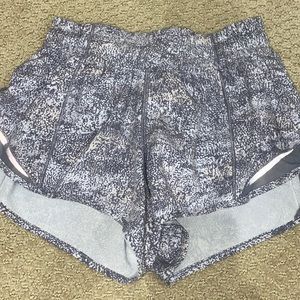Lululemon Limited edition hotty hot 2.5 shorts